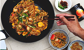 Recipe - Stir-fry Udon with Seafood and Lee Kum Kee XO Sauce [Serves 2]